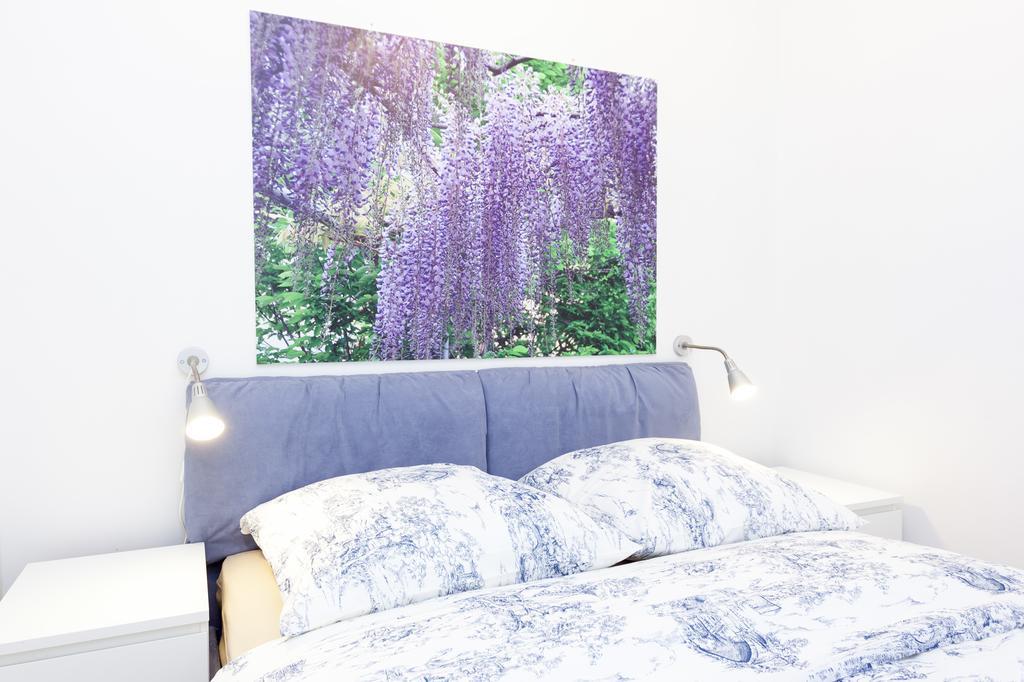 Апартаменты Downtown Torstr, 4 Unique Units From 1-3 Bedrooms